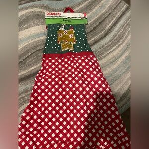 Peanuts Festive Apron with Red and Green Checkered Design